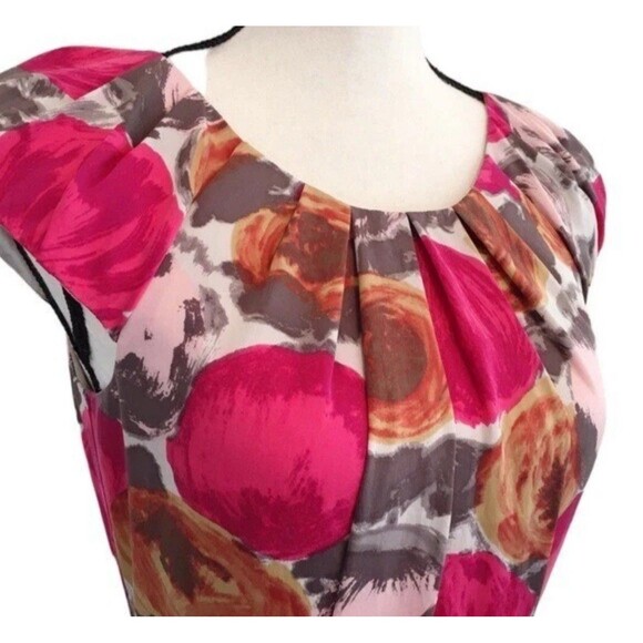 BCBGMAXAZRIA Begonia Silk Dress Size 0 Pleated Cap Sleeve Floral Tea Party - Picture 2 of 5